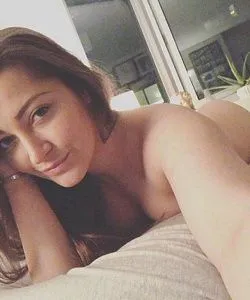 Оля — эротические фото